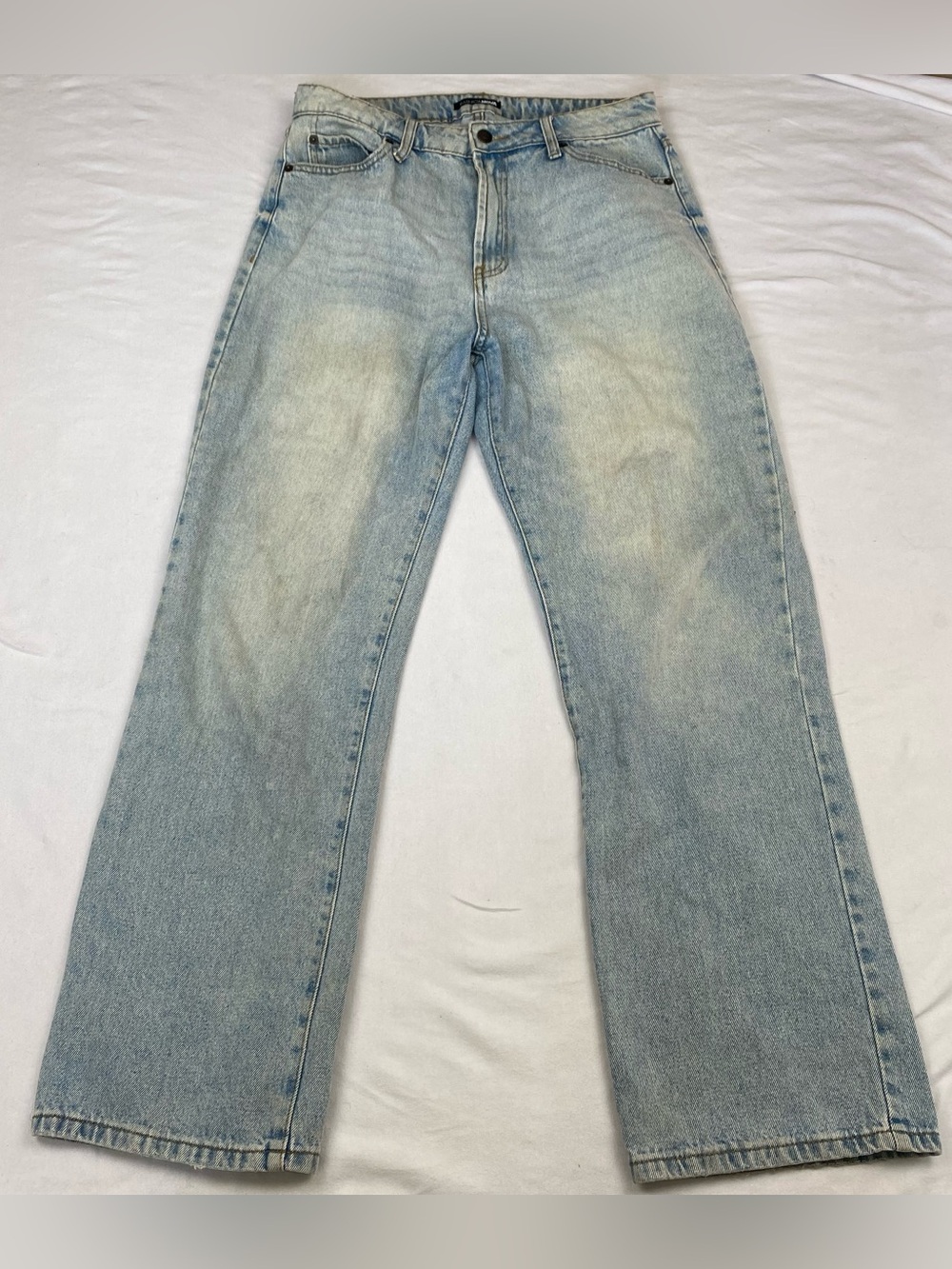 Light Wash Straight Leg Jeans - Blue